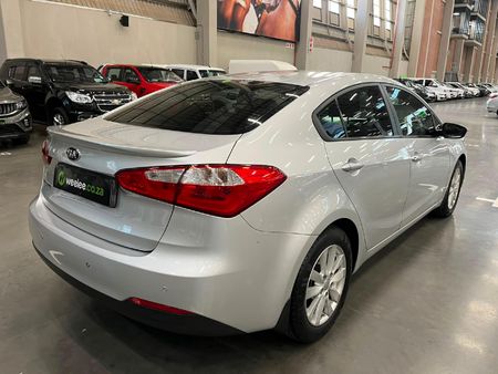 2013-Kia-Cerato-16-EX-Auto_2