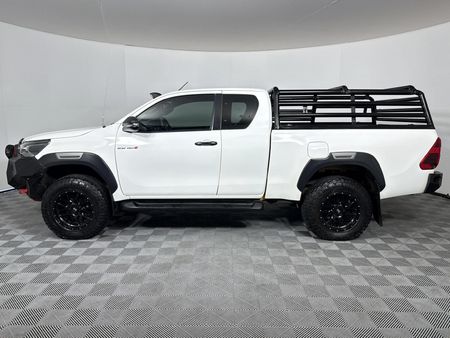 2022-Toyota-Hilux-28-GD-6-Raised-Body-Legend-4x4-Auto-Extended-Cab_18