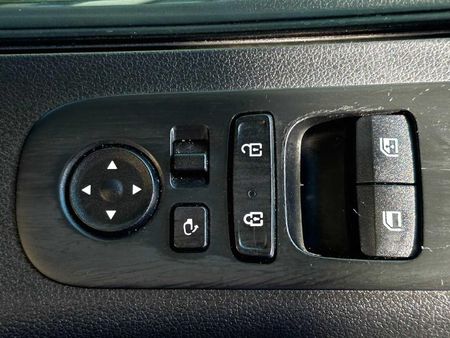 2022-Hyundai-Staria-22d-Executive-Auto_12