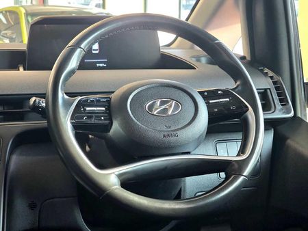 2022-Hyundai-Staria-22d-Executive-Auto_17