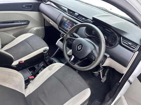 2022-Renault-Triber-10-Dynamique_16