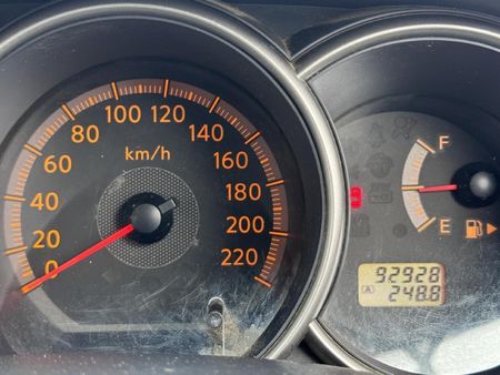 2008-Nissan-Livina-16-Visia_9