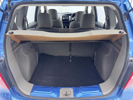 2008-Nissan-Livina-16-Visia_12