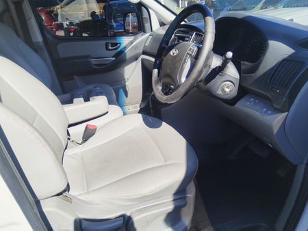 2016-Hyundai-H-1-25-CRDi-Elite-Auto_6