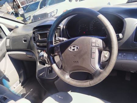 2016-Hyundai-H-1-25-CRDi-Elite-Auto_7
