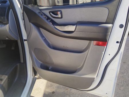2016-Hyundai-H-1-25-CRDi-Elite-Auto_8