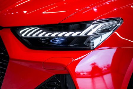 2022-Audi-RS6-quattro-Avant_10