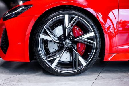 2022-Audi-RS6-quattro-Avant_11