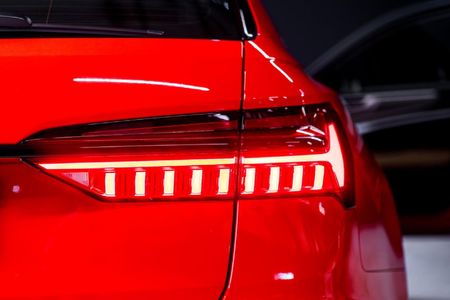 2022-Audi-RS6-quattro-Avant_13