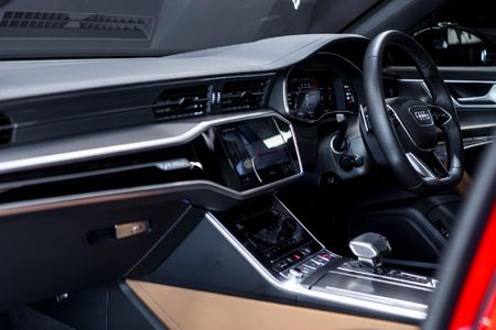 2022-Audi-RS6-quattro-Avant_25