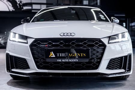2022-Audi-TT-S-Coupe-quattro-Auto-228kW_10