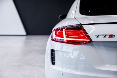 2022-Audi-TT-S-Coupe-quattro-Auto-228kW_14