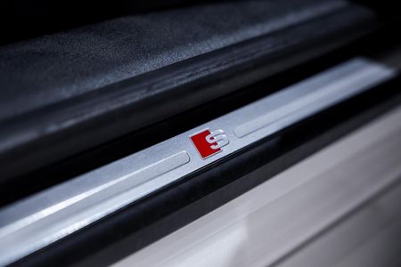2022-Audi-TT-S-Coupe-quattro-Auto-228kW_23