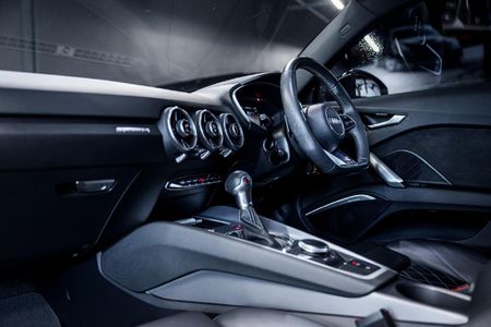 2022-Audi-TT-S-Coupe-quattro-Auto-228kW_25