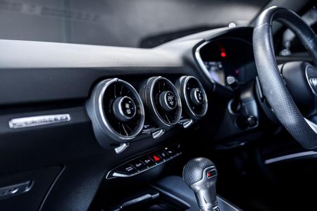 2022-Audi-TT-S-Coupe-quattro-Auto-228kW_26