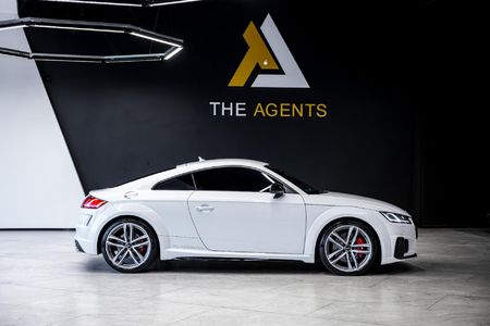 2022-Audi-TT-S-Coupe-quattro-Auto-228kW_3