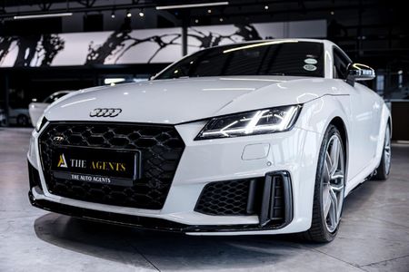 2022-Audi-TT-S-Coupe-quattro-Auto-228kW_8
