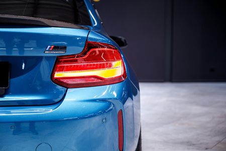 2018-BMW-M2-Competition-Auto_16