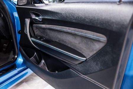 2018-BMW-M2-Competition-Auto_24