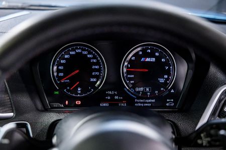 2018-BMW-M2-Competition-Auto_28