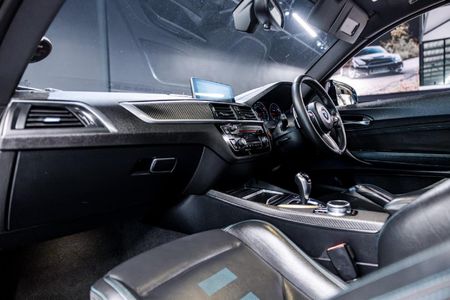 2018-BMW-M2-Competition-Auto_29