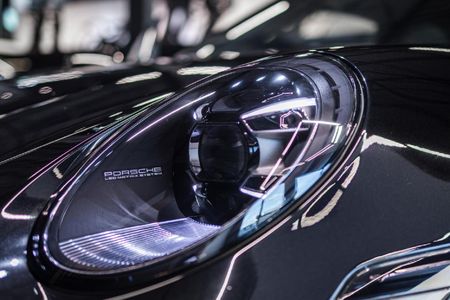 2023-Porsche-911-Turbo-S_10