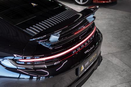 2023-Porsche-911-Turbo-S_15