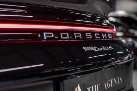 2023-Porsche-911-Turbo-S_16