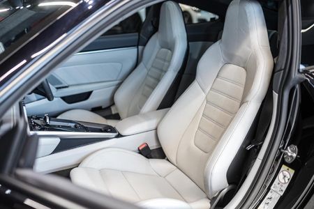 2023-Porsche-911-Turbo-S_18