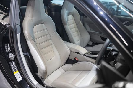 2023-Porsche-911-Turbo-S_19
