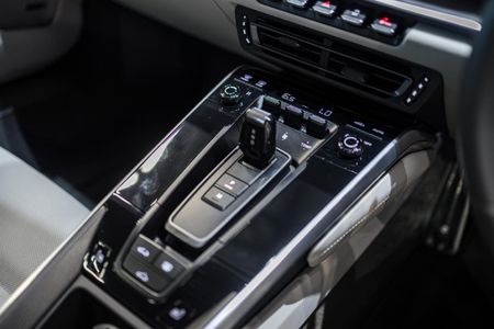 2023-Porsche-911-Turbo-S_23