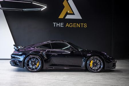 2023-Porsche-911-Turbo-S_3