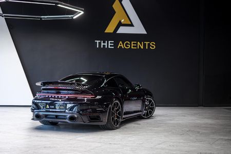 2023-Porsche-911-Turbo-S_5
