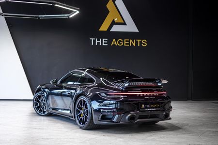 2023-Porsche-911-Turbo-S_7