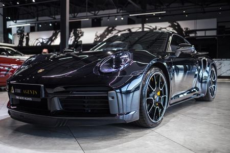 2023-Porsche-911-Turbo-S_8