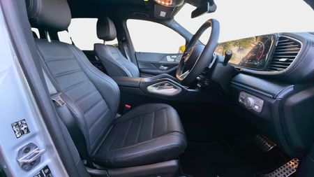 2026-Mercedes-Benz-GLS-450d-4Matic_13