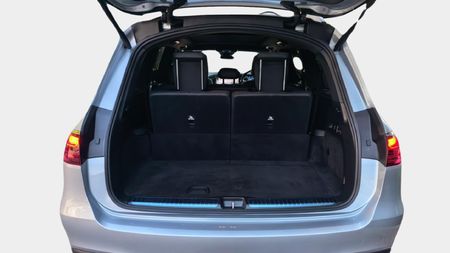 2026-Mercedes-Benz-GLS-450d-4Matic_15