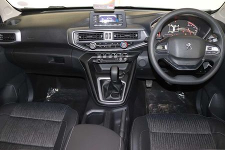 2026-Peugeot-Landtrek-19D-Active-Double-Cab-4x4_10
