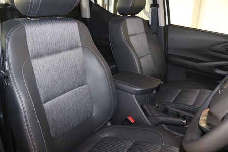2026-Peugeot-Landtrek-19D-Active-Double-Cab-4x4_12
