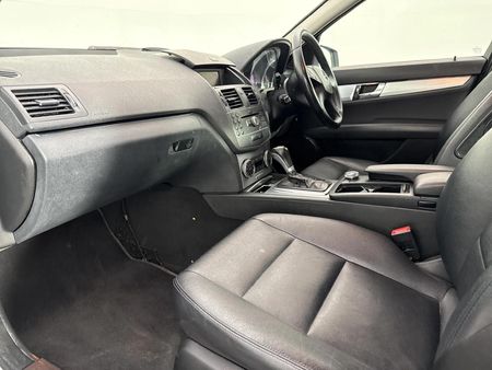 2011-Mercedes-Benz-C-Class-C-200-BE-Classic-Auto_8