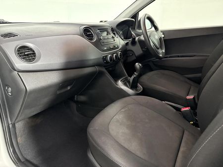 2018-Hyundai-Grand-i10-10-Motion_8