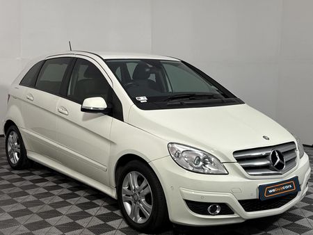 2011-Mercedes-Benz-B-Class-B-180-Auto_15