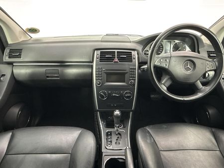 2011-Mercedes-Benz-B-Class-B-180-Auto_1
