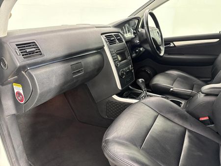 2011-Mercedes-Benz-B-Class-B-180-Auto_8