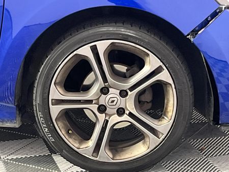 2017-Renault-Clio-IV-12T-GT-Line-88kW_3