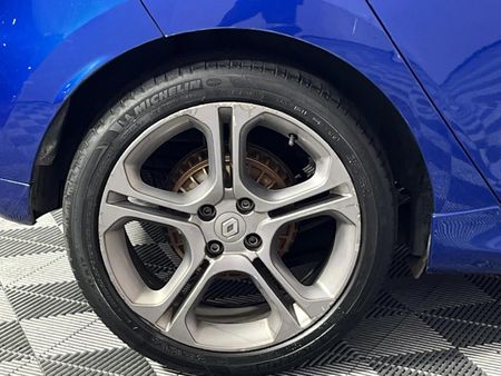 2017-Renault-Clio-IV-12T-GT-Line-88kW_4