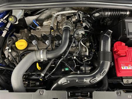 2017-Renault-Clio-IV-12T-GT-Line-88kW_8