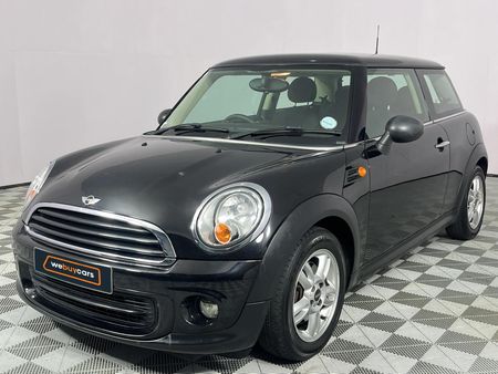 2014-MINI-Hatch-One-16_0