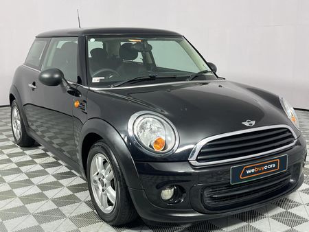 2014-MINI-Hatch-One-16_9