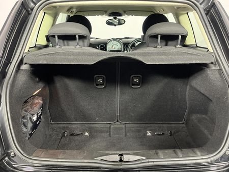 2014-MINI-Hatch-One-16_7